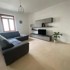  Apartament Elegante In Centro Włochy