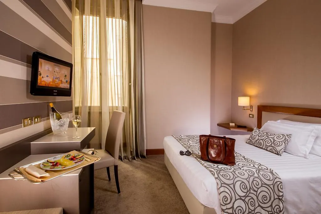 Hotel Savoy Rome 4*,  Italie